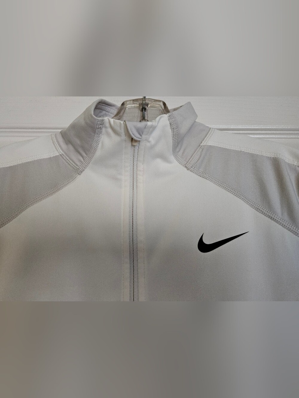 Nike Pro Dri-Fit Womens Half Zip Pullover Running Thumbhole Gray White Sz LARGE - Picture 2 of 10